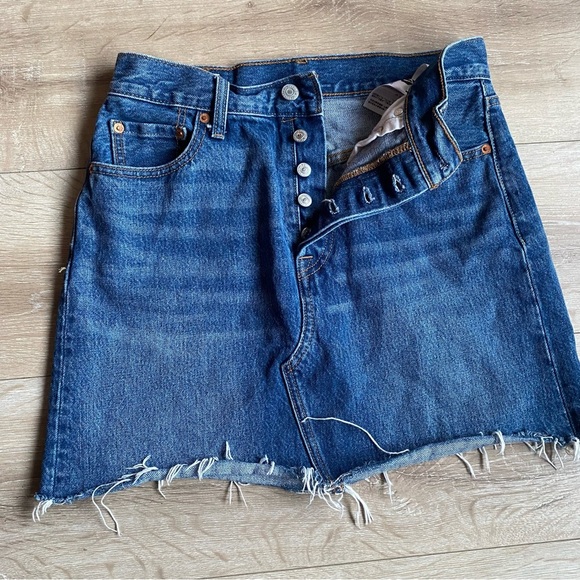 Levi’s Deconstructed vintage skirt size 28 100% cotton denim skirt button fly - Picture 7 of 13